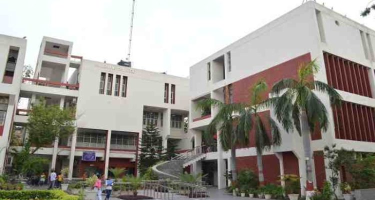 ssRAJDHANI COLLEGE, New Delhi