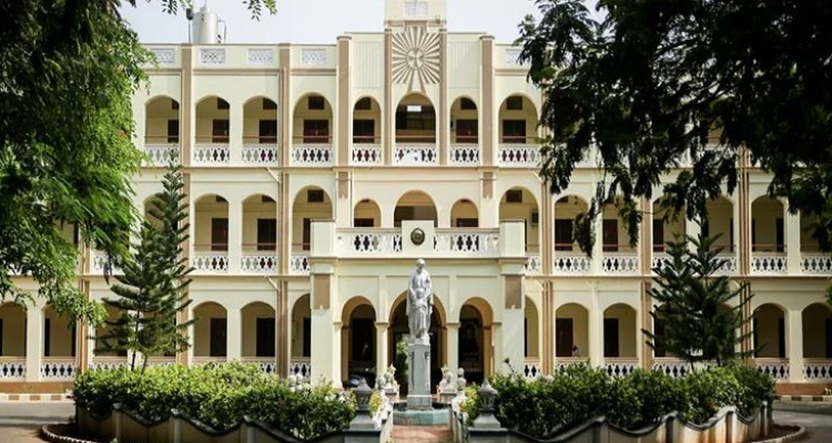 ssLOYOLA COLLEGE