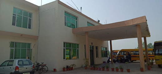 E-max International school