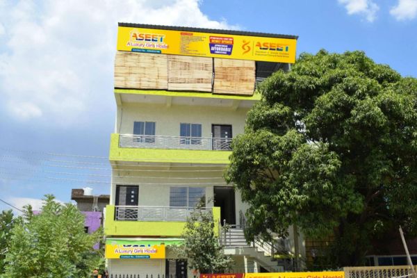 Aseet A Luxury Girls Hostel