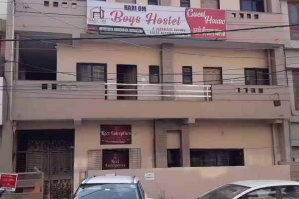 Hari Om Boys Hostel And Guest House